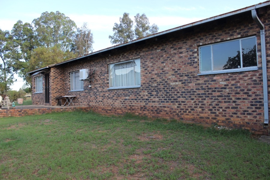 5 Bedroom Property for Sale in Deneysville Free State